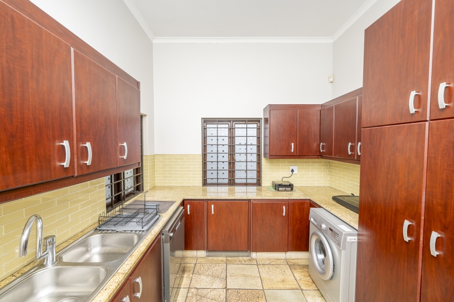 4 Bedroom Property for Sale in Van Riebeeckshof Western Cape
